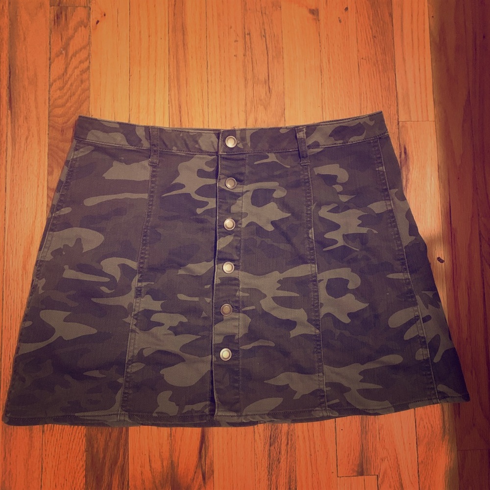 Camouflage mini skirt